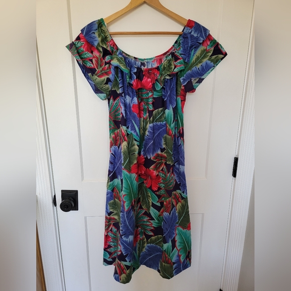 Vintage Hilo Hattie Hawaiian Dress ~ Medium - Picture 1 of 6